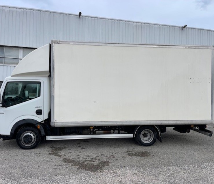 Renault Maxity 140 CH